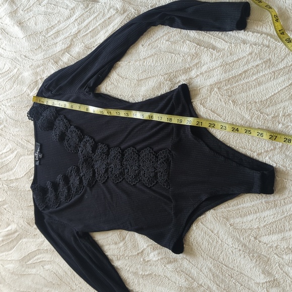 Lulu's Floral Applique Bodysuit - Picture 9 of 10